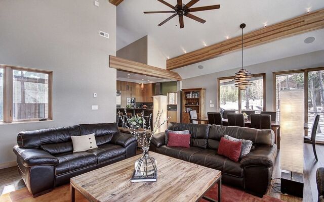 Cloud  4 Bedroom Home by RedAwning