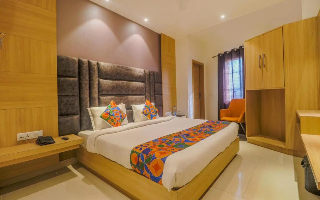 FabHotel Apple Tree