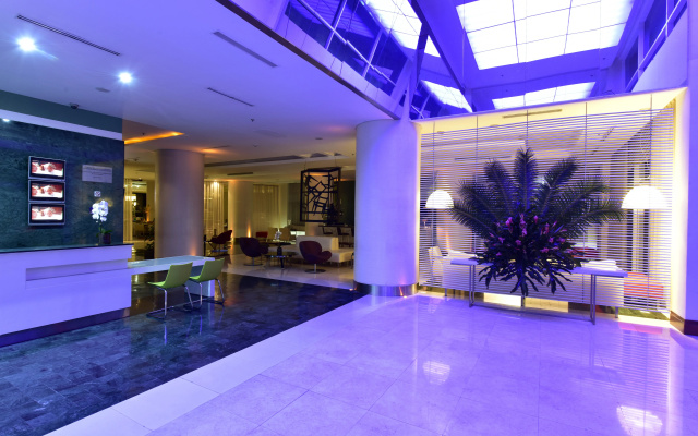 Pestana South Beach Art Deco Miami - Image 2