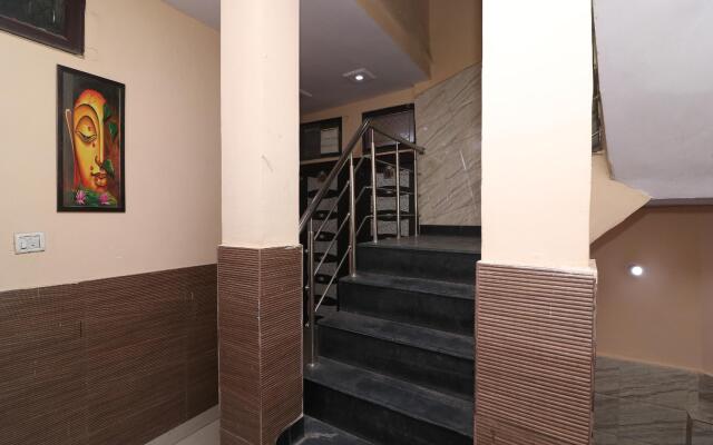 Spot On 30992 Aashiyana