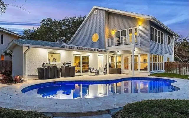 Luxury Waterfront Home in Sarasota