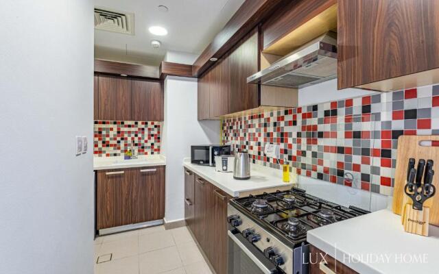 LUX - Opulent Island Suite Burj Khalifa View 1