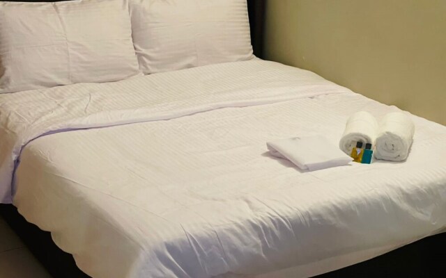 OYO 90338 Prima Saujana Budget Hotel