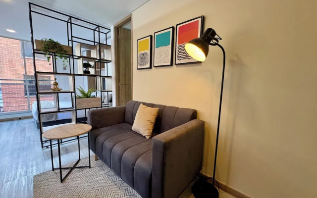 Cozy Loft in 93 park