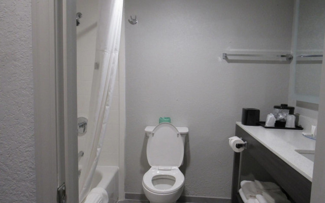 Clarion Pointe McDonough