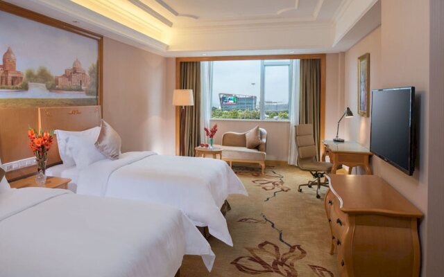 Vienna Hotel Shenzhen Fuyong Village