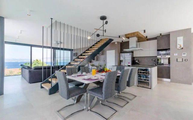Luxury Villa Soleil with Swimming Pool