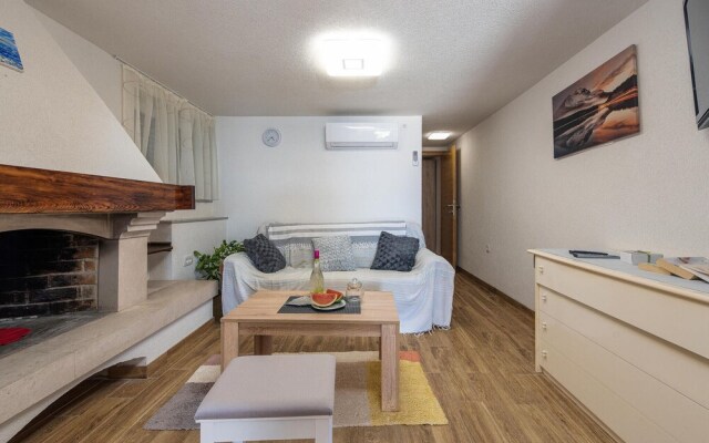 Beautiful Apartment in Petrcane With Wifi and 1 Bedrooms