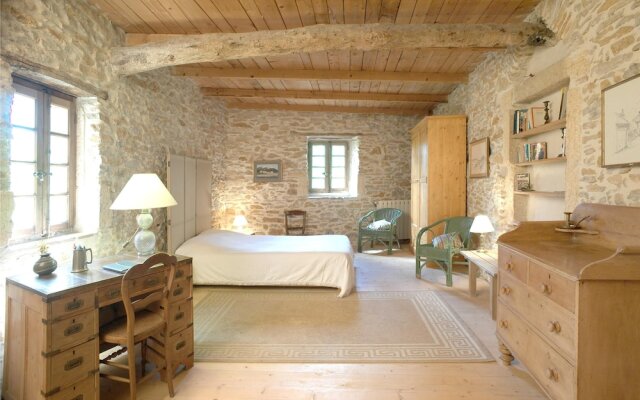 House With 4 Bedrooms in Laudun-l'ardoise, With Wonderful City View, Furnished Garden and Wifi