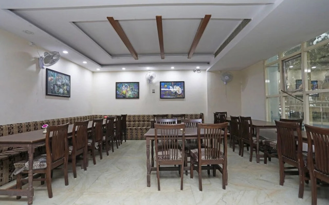 Moriya Palace By OYO Rooms