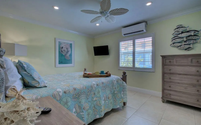 Lulu's Key House Green 1/1 Upstairs