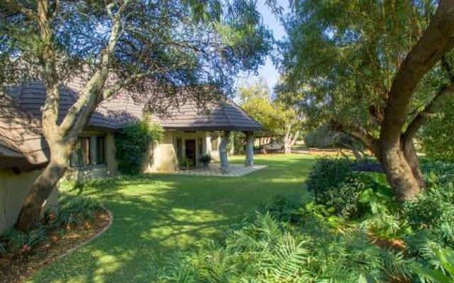 Re a Lora Lodge