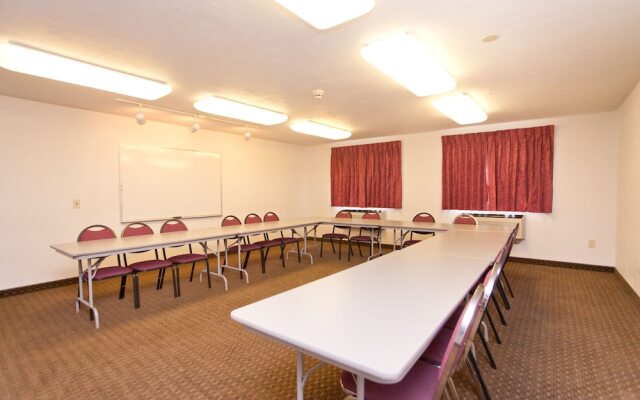 Super 8 Airport Portland Oregon