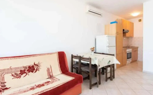 Spacious and Cozy Seafront Apartments