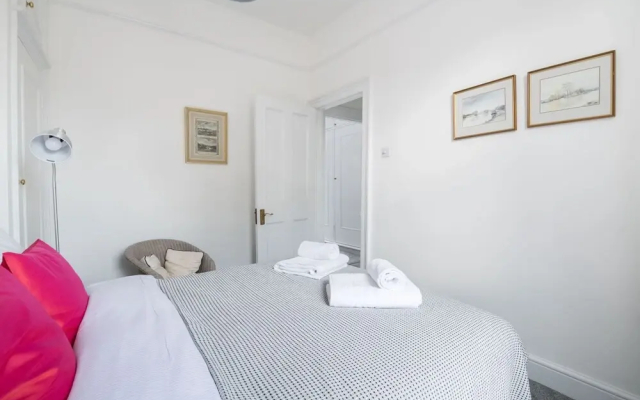 Stylish Sloane Square Home Close to Victoria