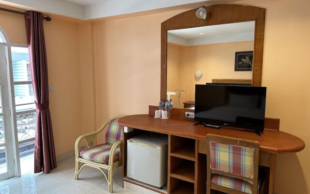 Nid Huahin Hotel