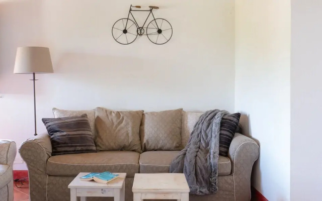 Relaxing Hillside Family Accommodation With Pool