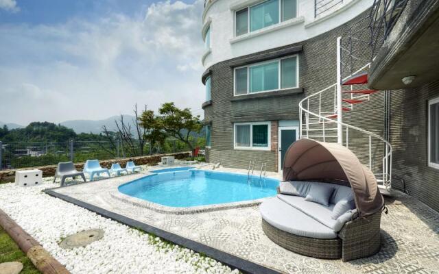 LX22 Pool Villa Yangpyeong Jeom