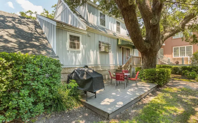 111 Mews Circle by Hodnett Cooper