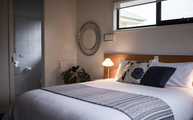 Cowes Luxury Beachfront Apartment - Phillip Island