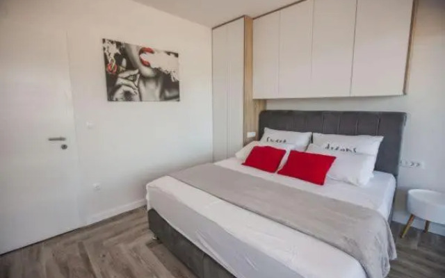 Villa S
