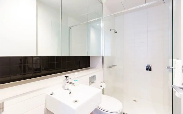 ERICA, 2BDR South Yarra Apartment