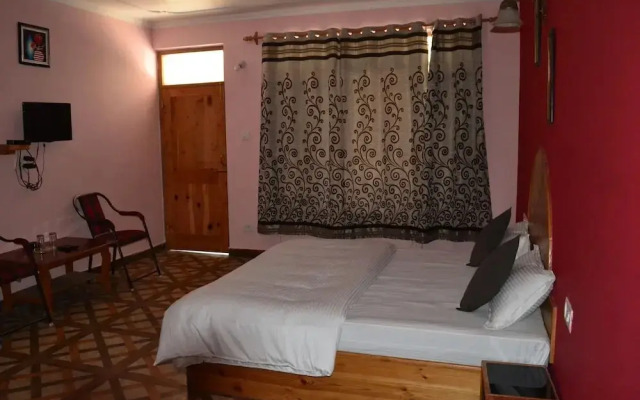 Tara Paying Guest House