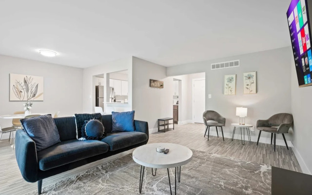 2-bedroom Spacious Stay