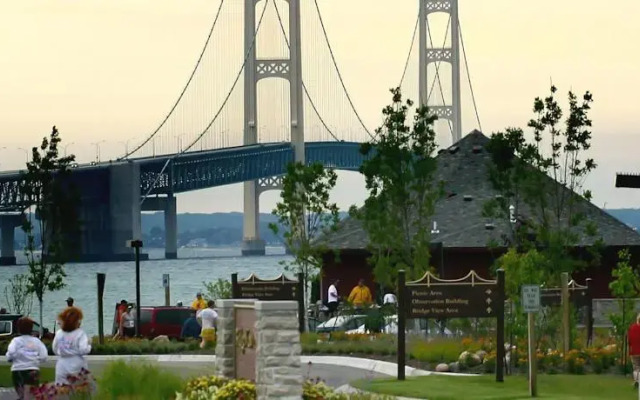 Breakers Resort Lakeside