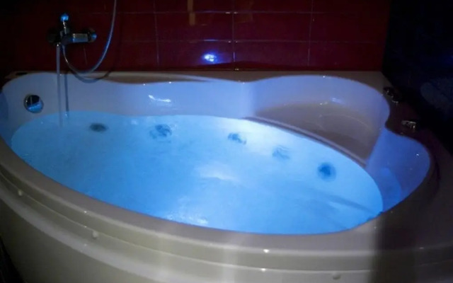 Apartment Megapolis On Koltsovskaya 30A