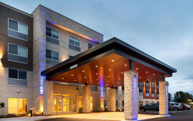 Holiday Inn Express & Suites Terrace by IHG