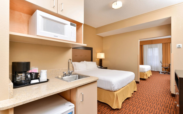 Holiday Inn Express Breezewood by IHG