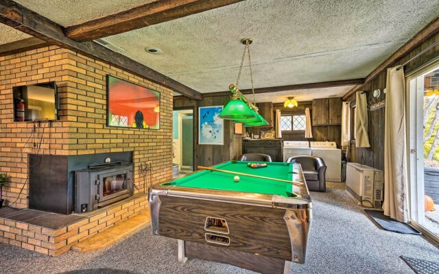 Fresh & Retro Chalet: Fire Pit, 4 Min to Gore Mtn