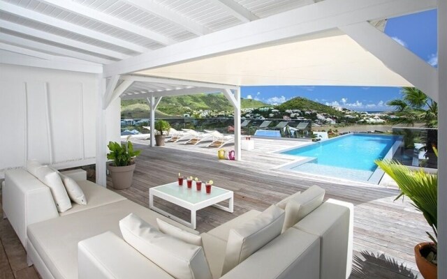 Villa Discovery