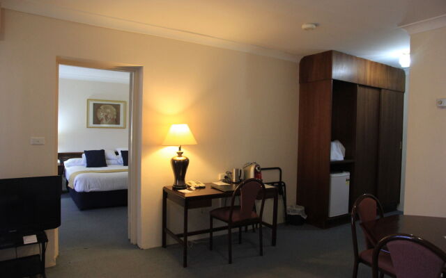 Charbonnier Motor Inn