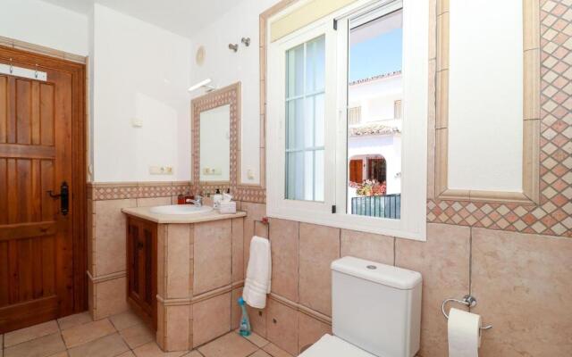4 BR house in Benahavis Centre, Costa del Sol