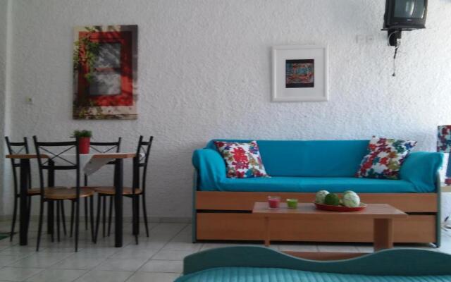 Aegialis Studios & Rooms