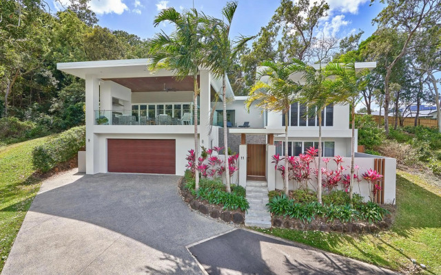 Canopy Views Luxury Holiday House Palm Cove