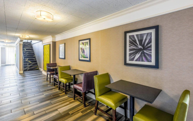 Quality Inn & Suites North Charleston - Ashley Phosphate