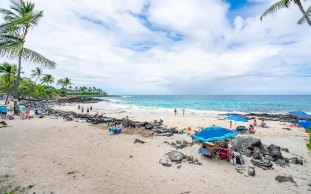 Kona Magic Sands Resort