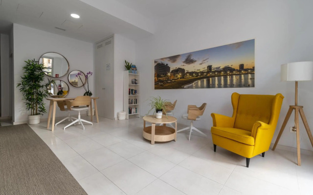 Lightbooking Livian Suites Las Palmas