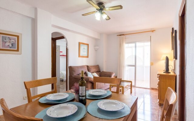 Malagasuite Playamar Beach And Pool Apartment