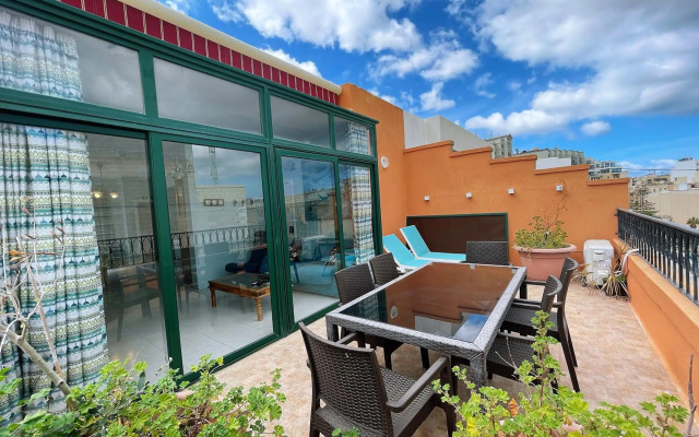 Fantastic 3 Bedroom Duplex Penthouse with Terrace