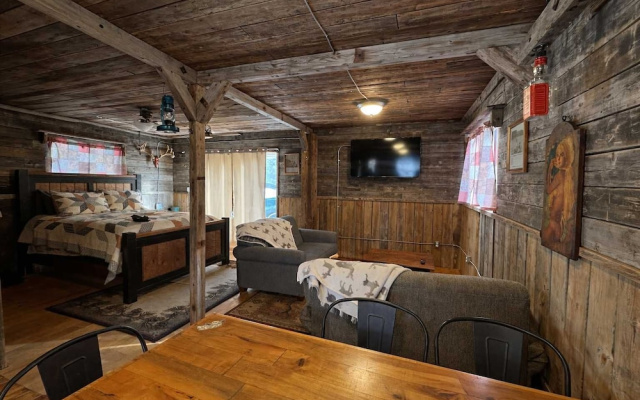 Outback Shack: Lake Access Studio in Woodruff