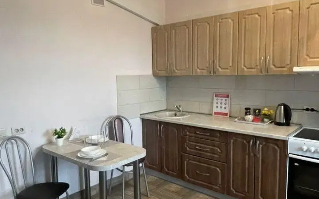 Gold Apart (Gold Apart) on the University Embankment 46