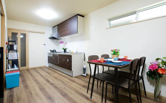 Tsuru House