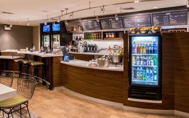 Courtyard Thousand Oaks Ventura County