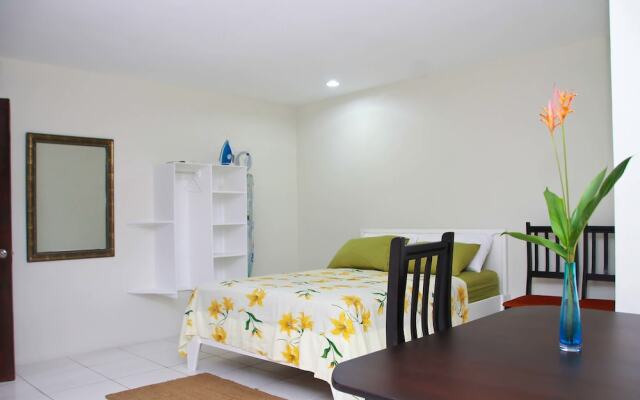 Operative Car Rental & La Porsuette Inn