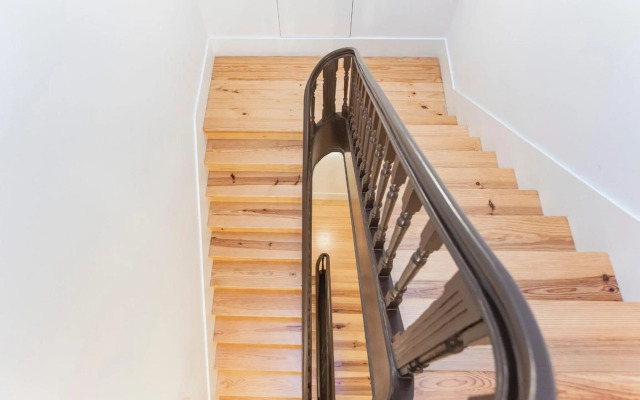 Modern 2BR Duplex Downtown by Art District by LovelyStay