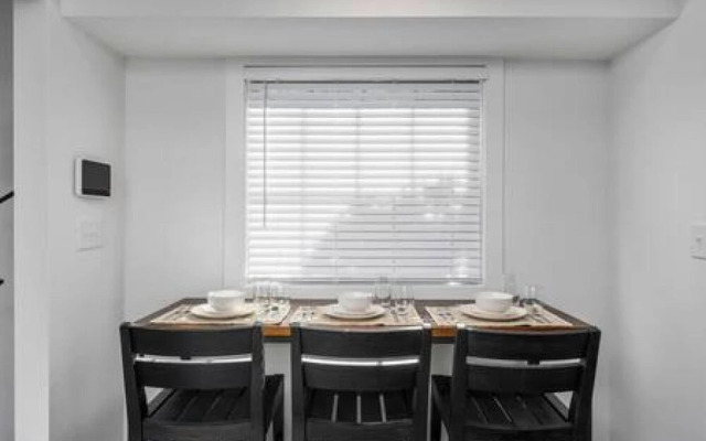 Great Location Close to Golf and Downtown